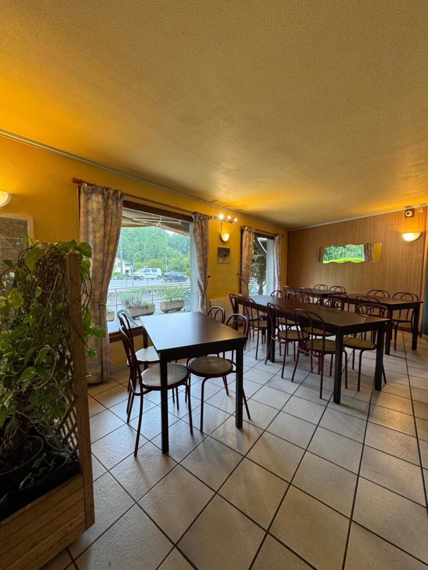 Symp'Hotel Nivolas-Vermelle Dış mekan fotoğraf